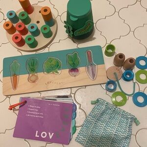 Lovevery The Adventurer play kit 16-18 months